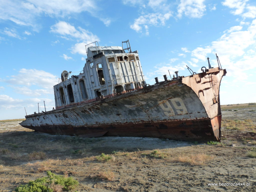 Statek na dnie Morza Aralskiego