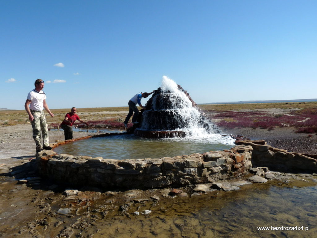 Święta fontanna niedaleko Aralska